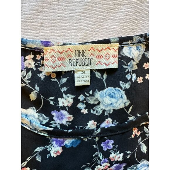Pink Republic Blouse Size M Floral Top Black Dusty Blue 3/4 Roll Tab Sleeve - Picture 8 of 12